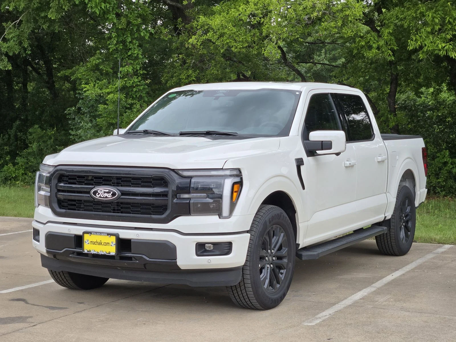 New 2026 Star White Metallic Tri-Coat Ford Lariat® image 2