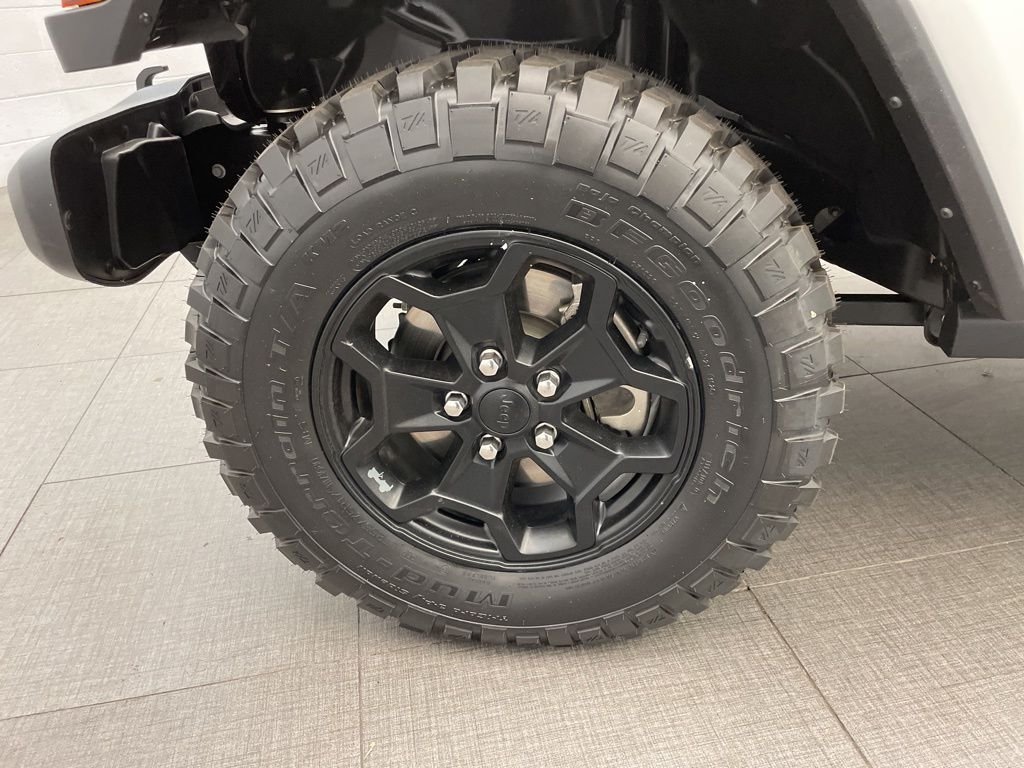 Certified Used 2021 White Jeep Willys image 11
