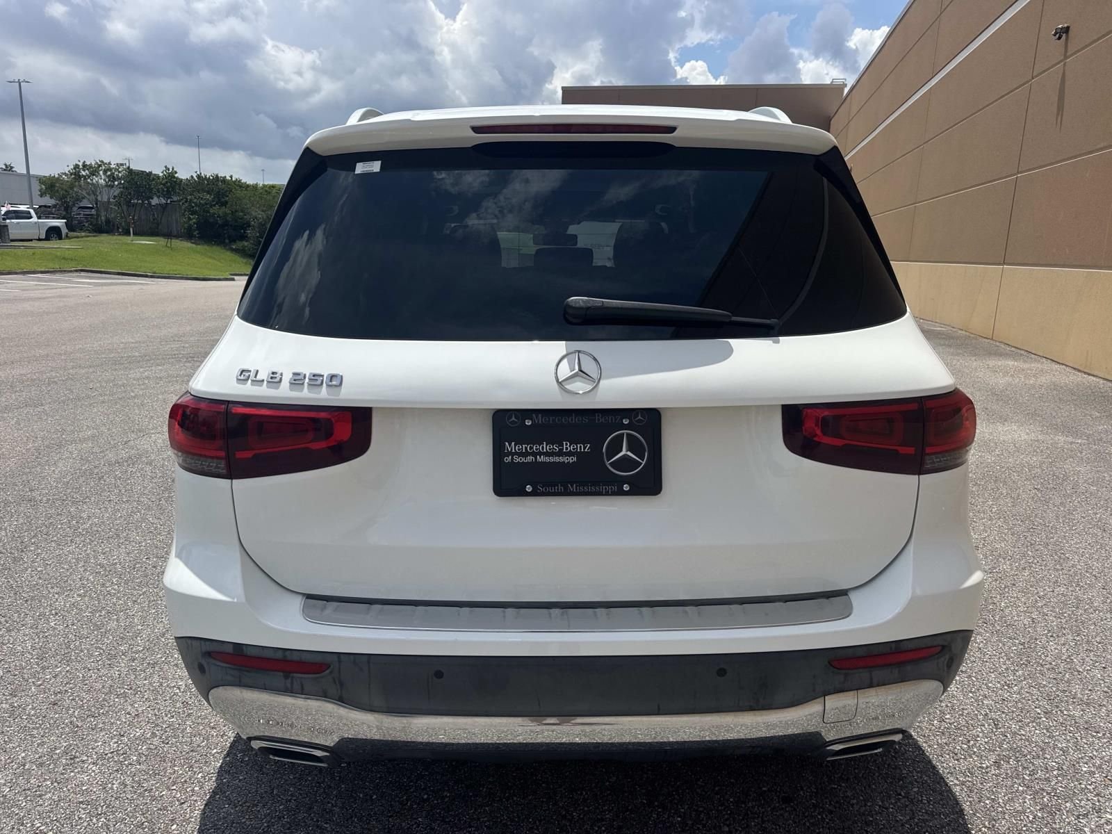 Used 2022  Mercedes-Benz GLB 250 image 7