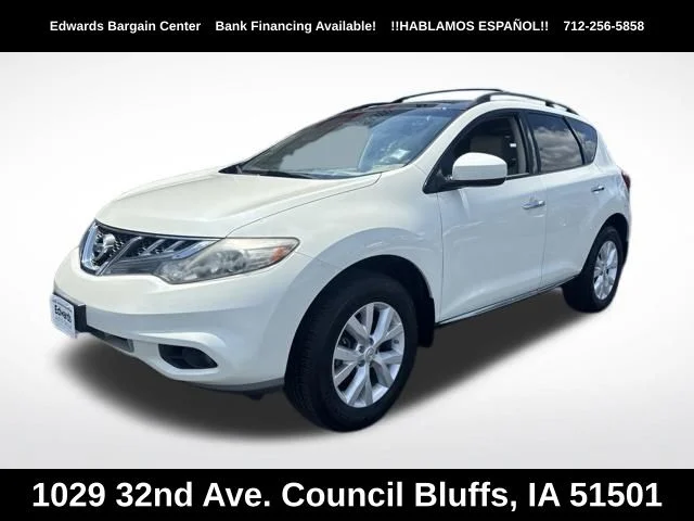 Used 2011 White Nissan SL image 3