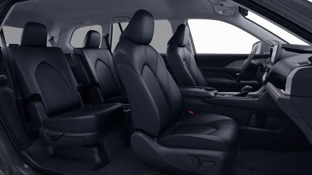 Certified Used 2025  Toyota Limited image 30