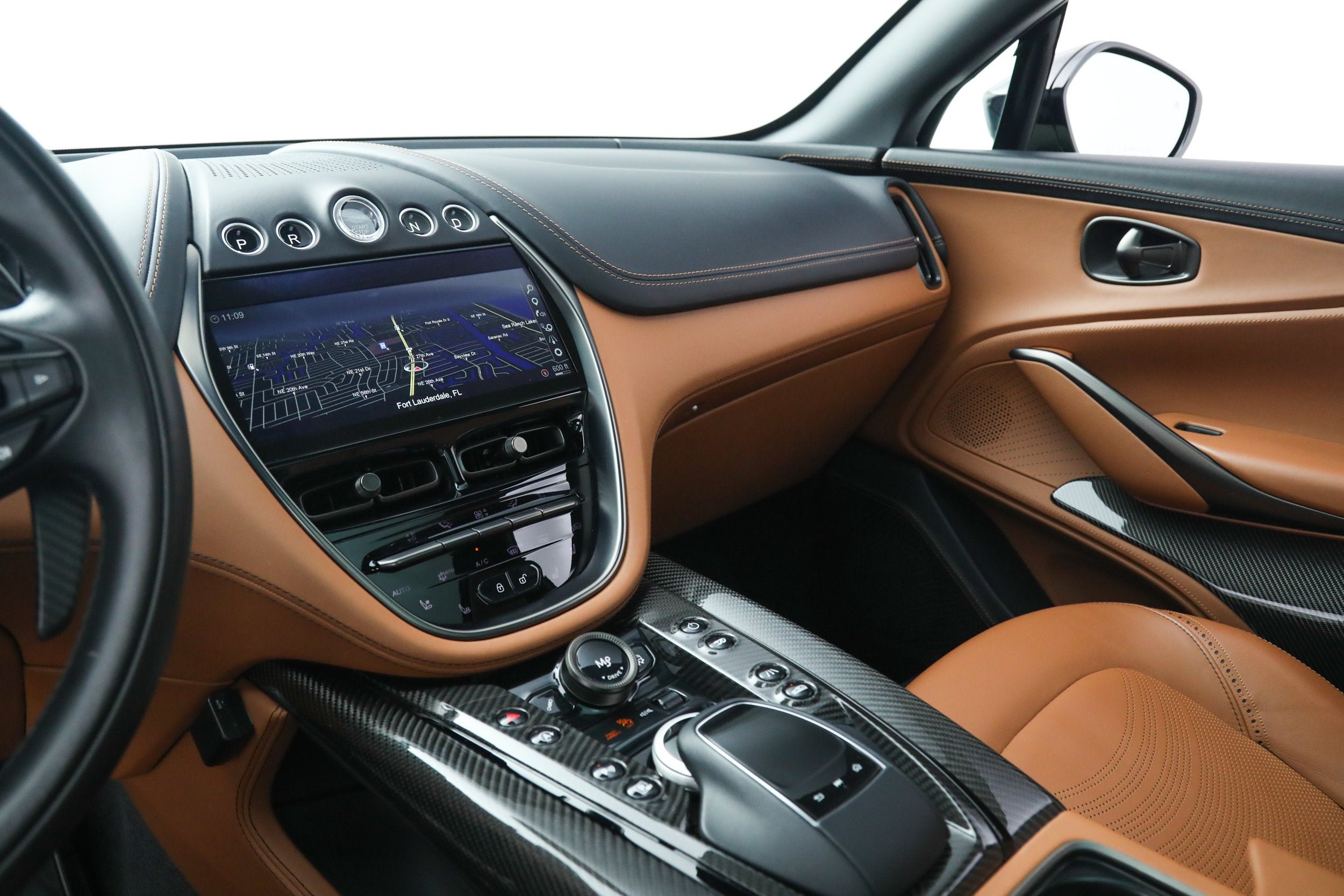 Used 2023 Green Aston Martin 707 image 31