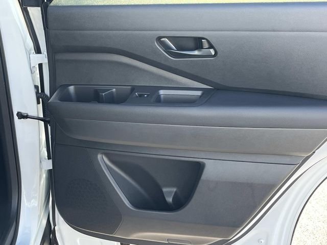 Used 2025 White Nissan SV image 21