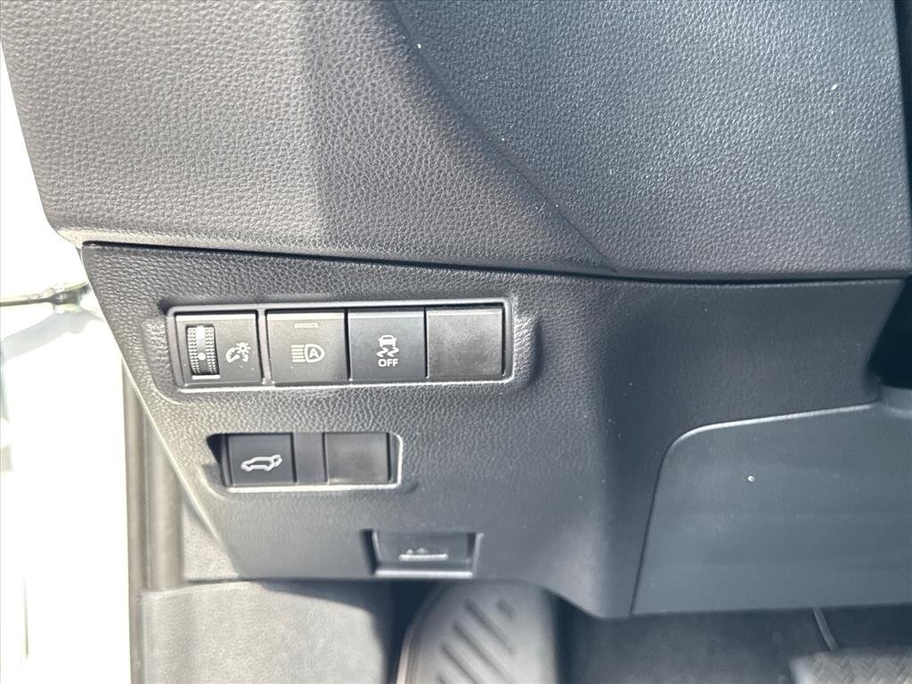 Used 2026 Wind Chill Pearl Toyota XLE image 24