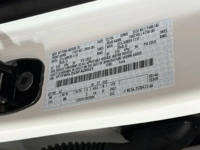 Used 2025 White Metallic Ford Lariat image 34