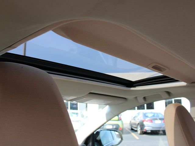 Used 2015 Pyrite Mica Toyota XLE image 9