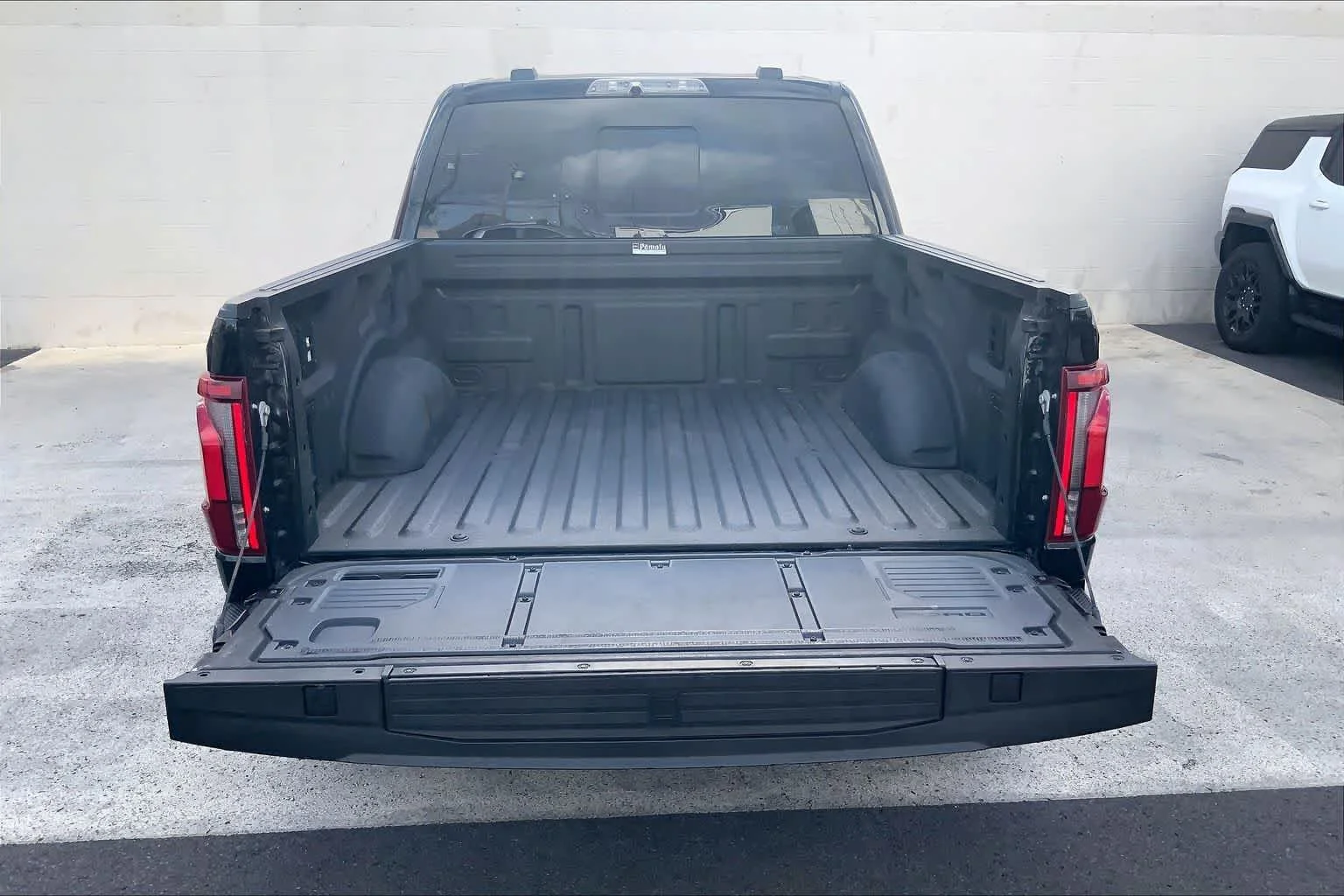 Used 2025 Blk/black Ford Raptor image 18