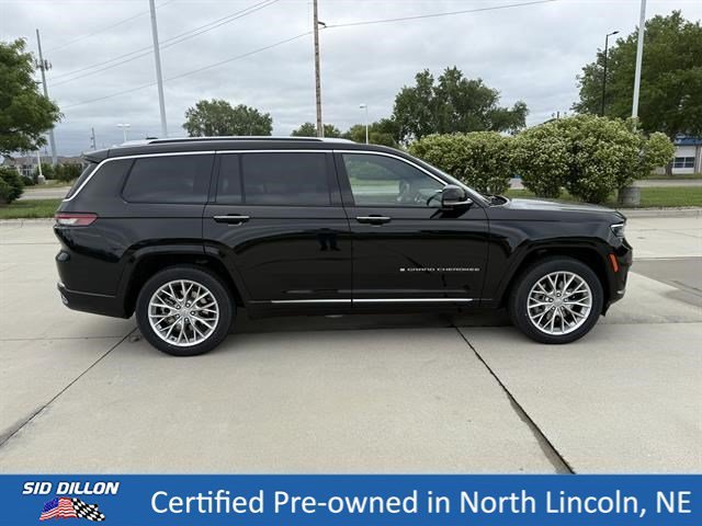 Used 2023 Diamond Black Crystal Pearlcoat Jeep Summit image 3