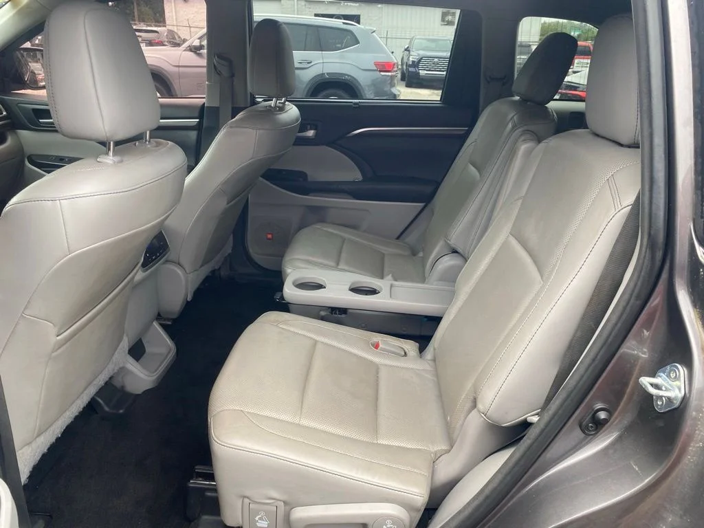 Used 2015 Gray Toyota Limited image 8