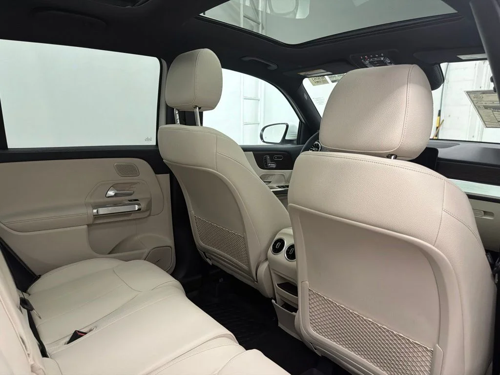 New 2026 White Mercedes-Benz GLB 250 image 23