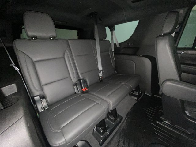 Used 2023 Gray Chevrolet Z71 image 24