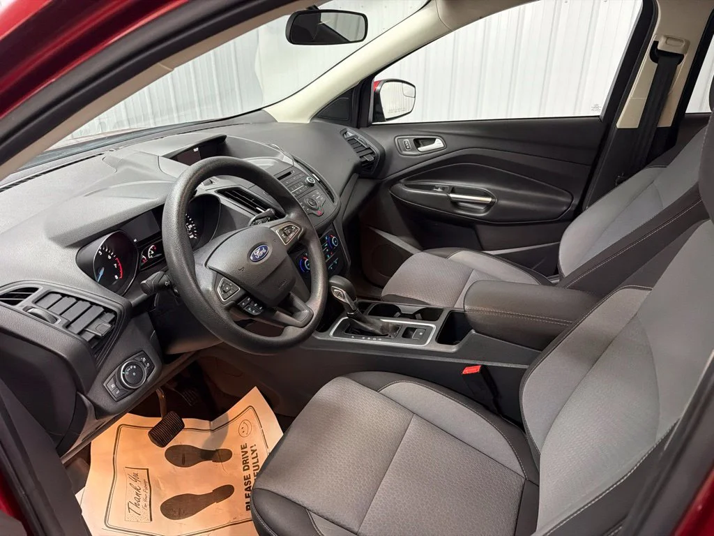 Used 2018 Red Ford SE image 29