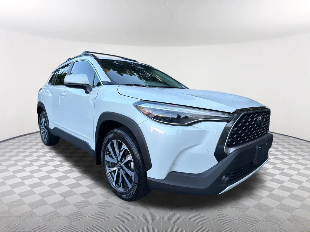 Used 2024 Beige Toyota XLE image 3