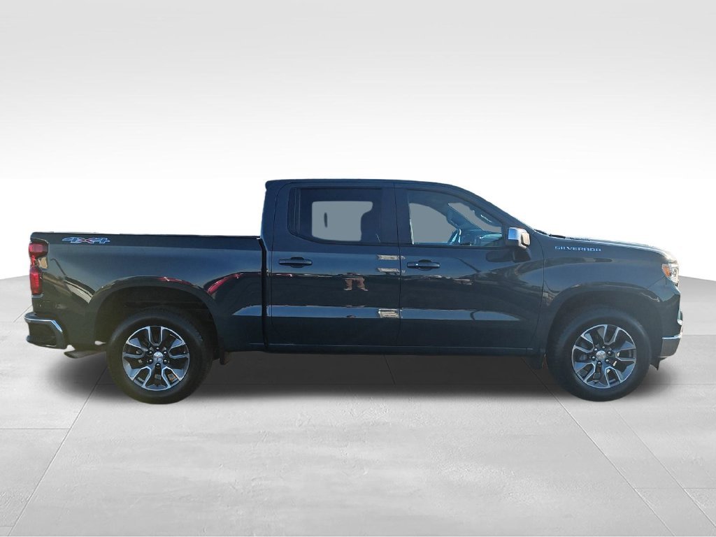 Used 2025 Gray Chevrolet LT image 6