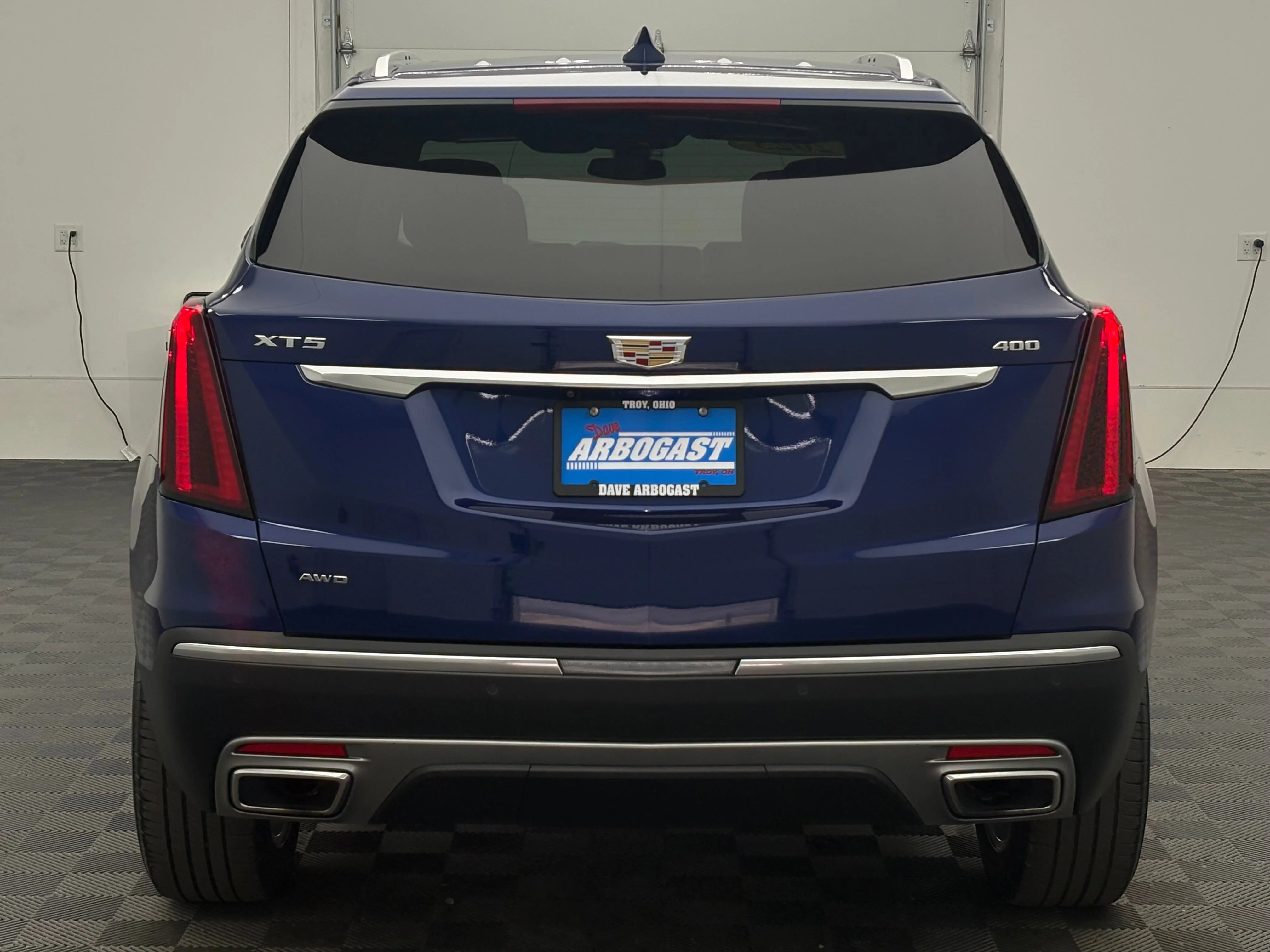 Used 2025 Opulent Blue Metallic Cadillac Premium Luxury image 9