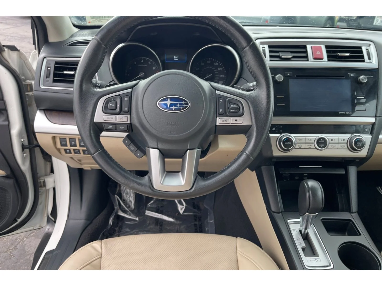 Used 2017 CRYSTAL WHITE PEA Subaru Limited image 16