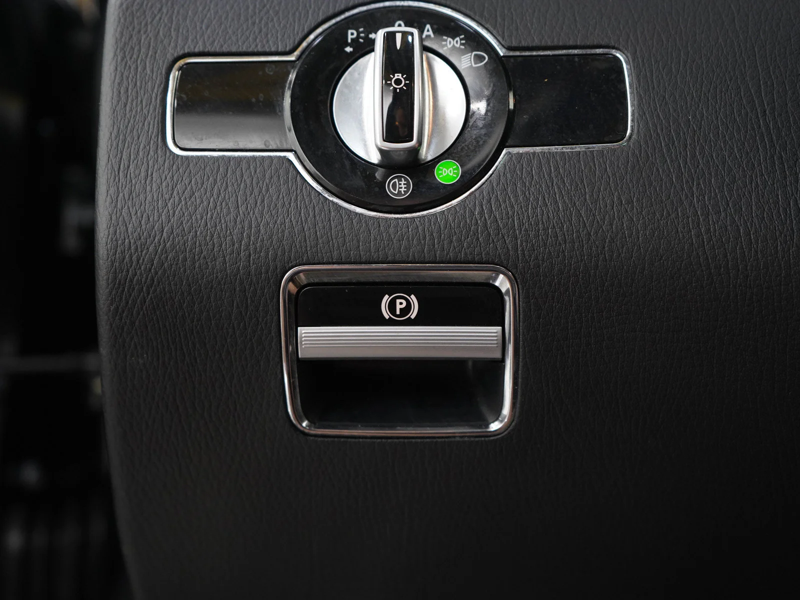 Used 2011 Black Mercedes-Benz 4D SEDAN S550 4MATIC® image 27