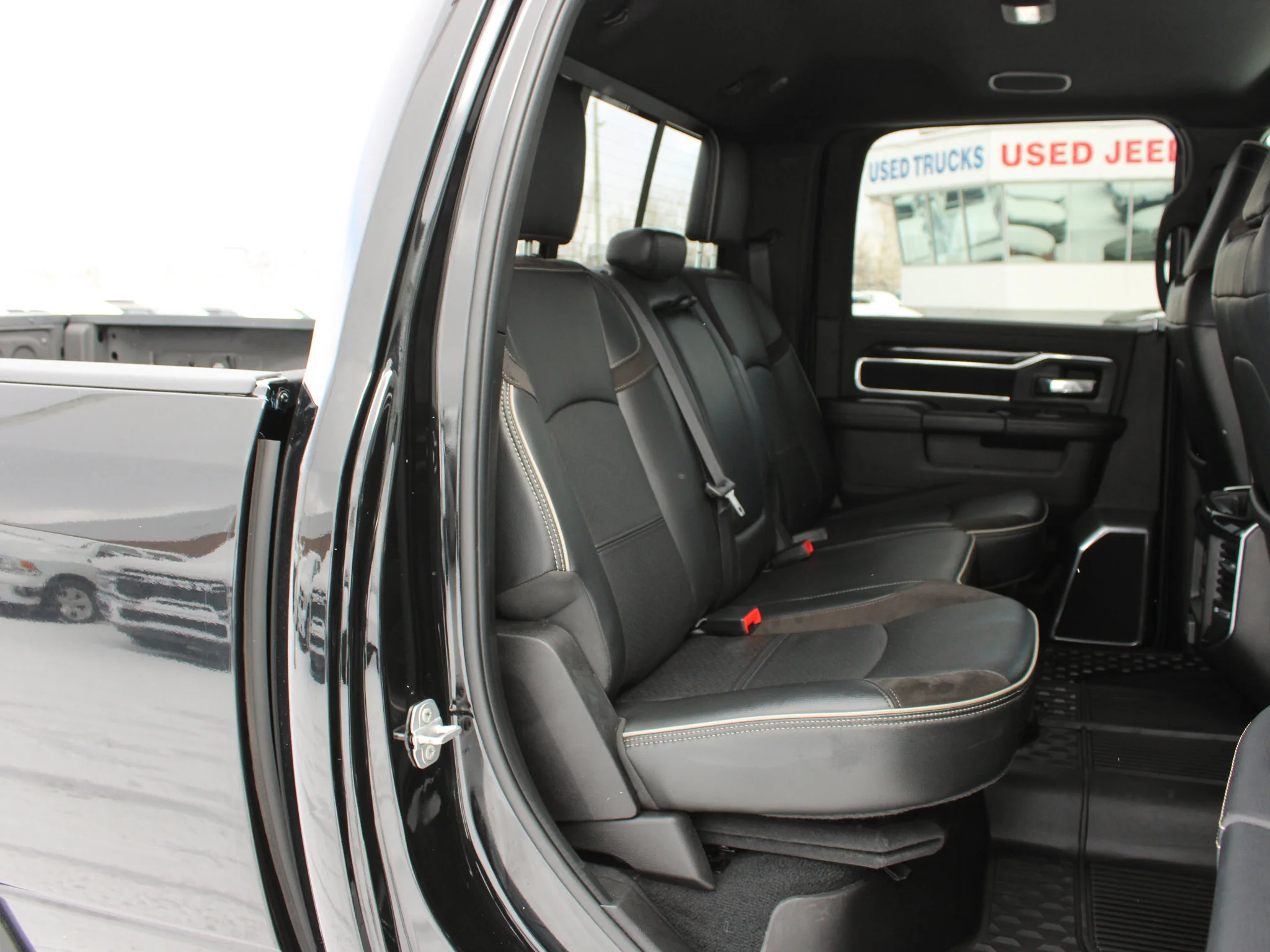Certified Used 2022 Black RAM Laramie * Leather, Power Running Boards, Heated Seats, Towing Tech Group image 18