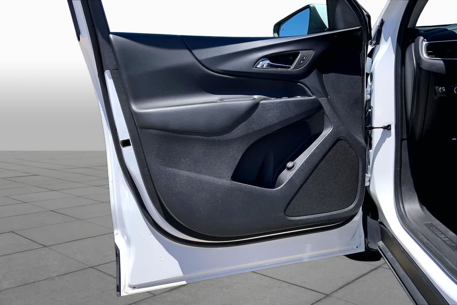 Used 2024 Summit White Chevrolet LT image 21