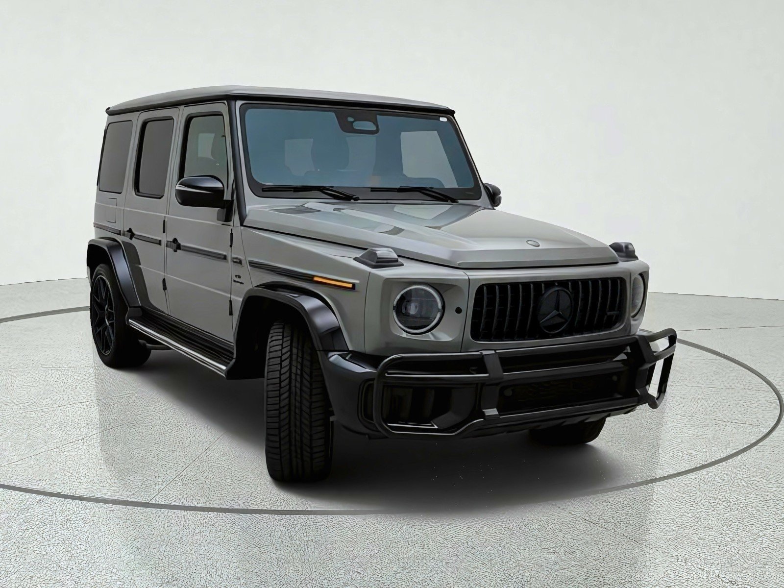 New 2027 MANUFAKTUR Arabian Grey Non- Metallic Mercedes-Benz AMG® G 63 SUV image 4
