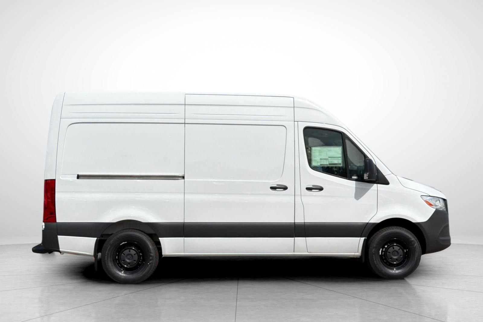 New 2026 Arctic White Mercedes-Benz Cargo 144 WB image 27