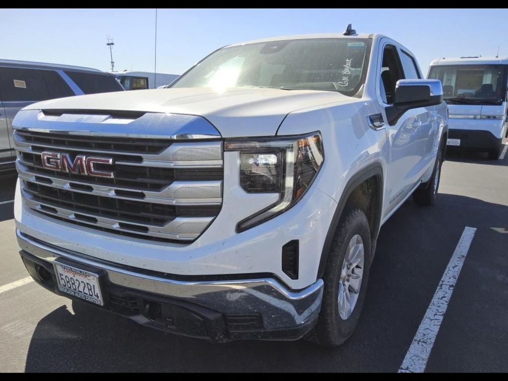 Used 2024 White GMC SLE image 1