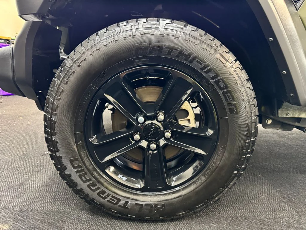 Used 2022 Green Jeep Unlimited Sport Altitude image 13