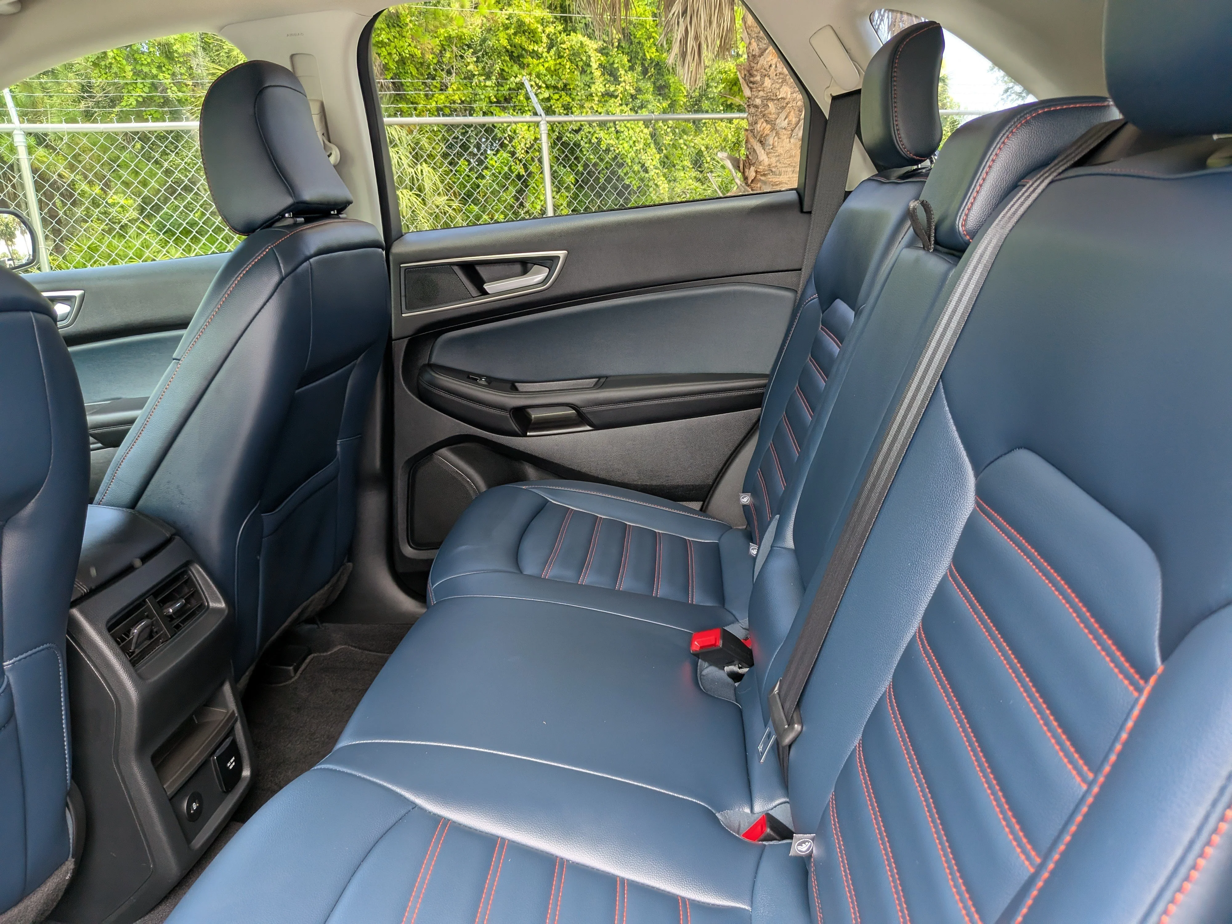 Used 2024 Agate Black Metallic Ford SEL image 23