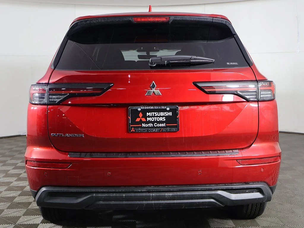 New 2026 Red Mitsubishi ES image 12
