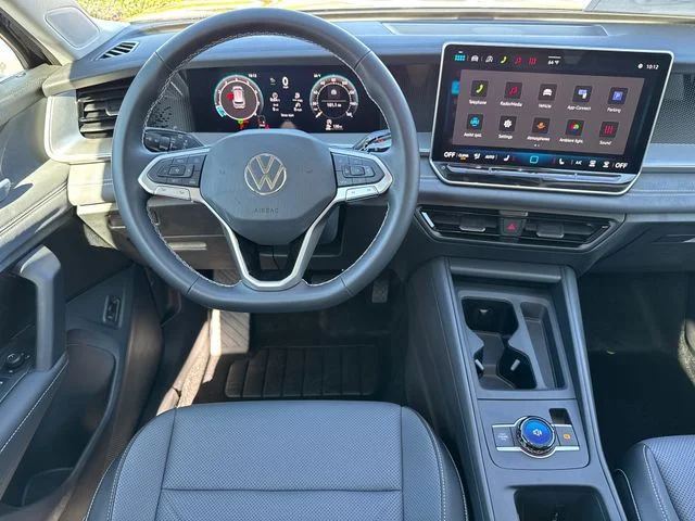 New 2026 Deep Black Pearl Volkswagen 2.0T SE image 29