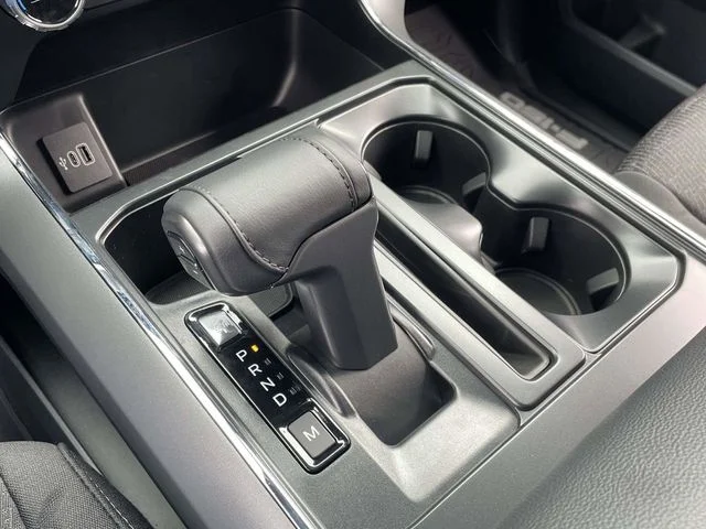 2025 Ford F-150 XLT - Photo 8