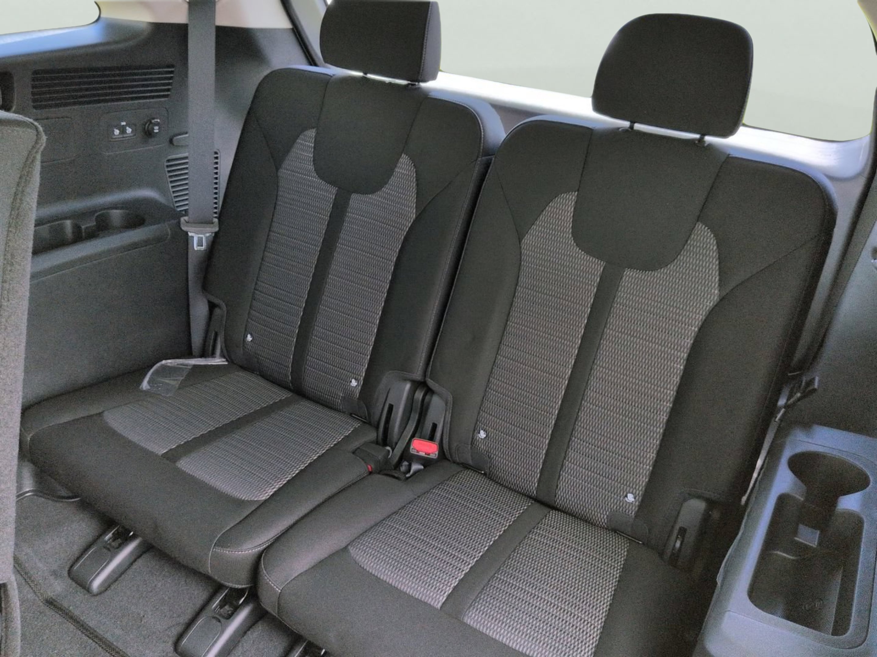 New 2026 Glacial White Pearl Kia LX image 68