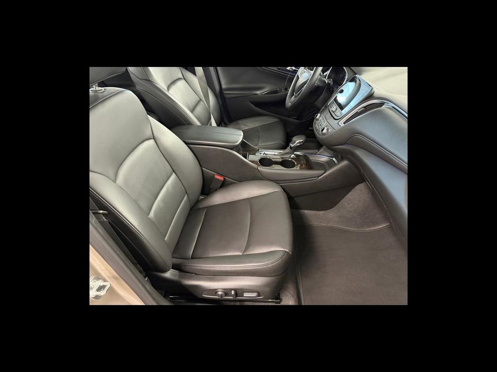 Used 2024 Gray Chevrolet LT image 18