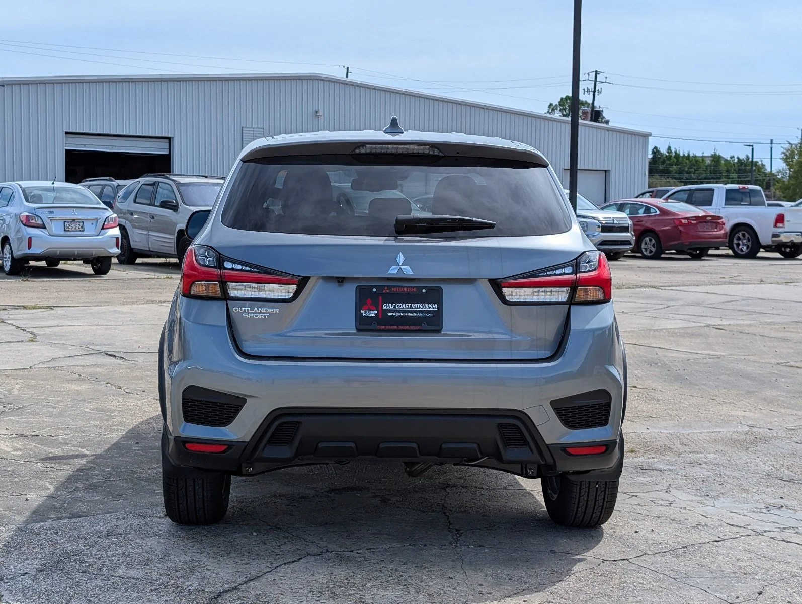 New 2027 Gray Mitsubishi 2.0 ES image 4
