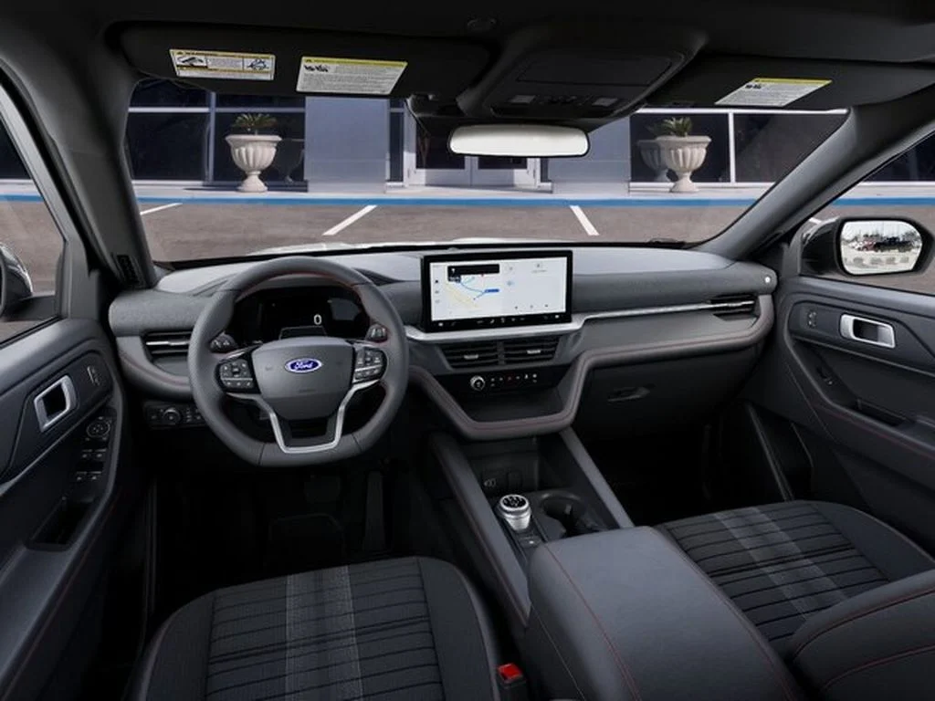New 2027 Avalanche Gray Ford ST-Line image 11