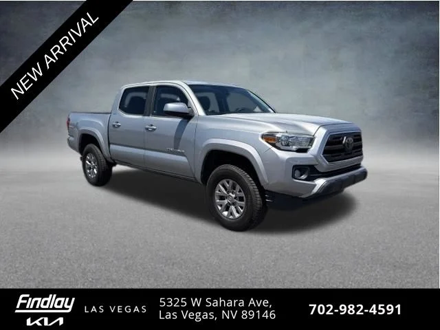 Used 2018 Silver Toyota SR5 image 3