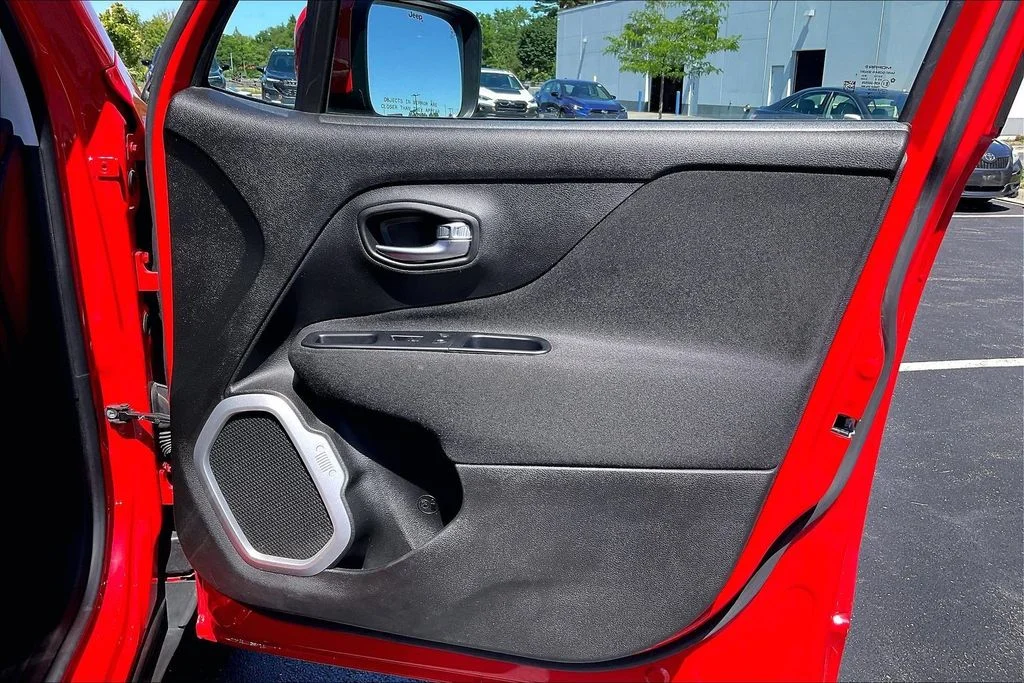 Used 2018 Red Jeep Latitude image 23