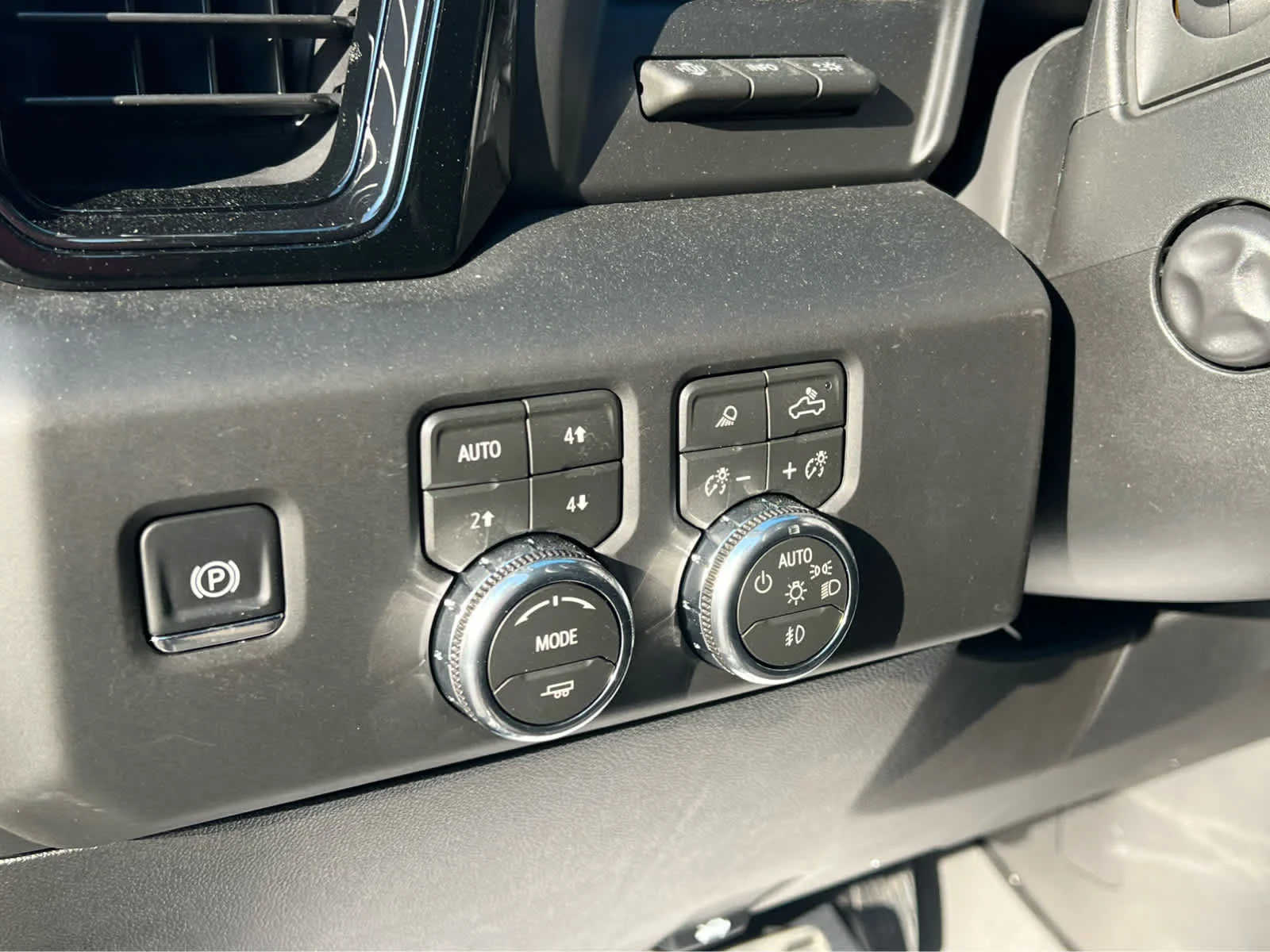New 2026 Sterling Metallic GMC AT4 image 12