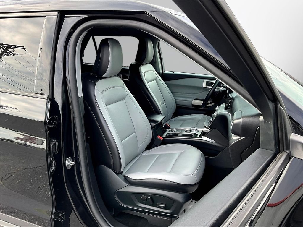 Used 2021 Black Ford XLT image 33