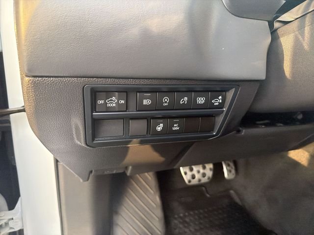2025 Toyota Tundra Platinum - Photo 11