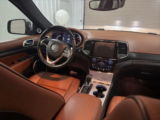 Used 2020 Diamond Black Crystal Pearlcoat Jeep Summit image 18