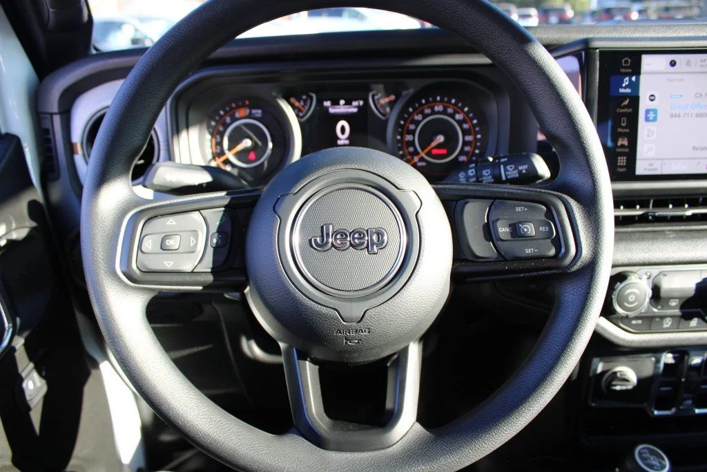 New 2026 Bright White Clear-Coat Exterior Paint Jeep Sport image 13