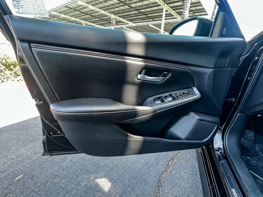 Used 2022 Black Nissan SR image 19