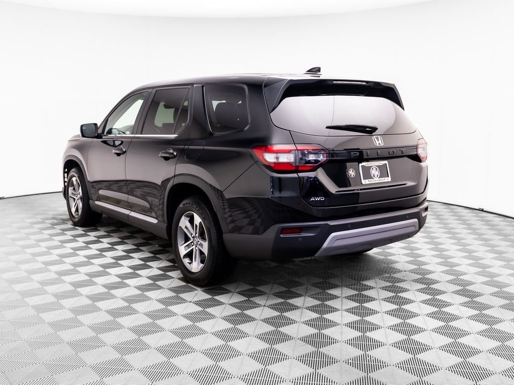 Certified Used 2023 Crystal Black Pearl Honda AWD EX-L 7P image 4