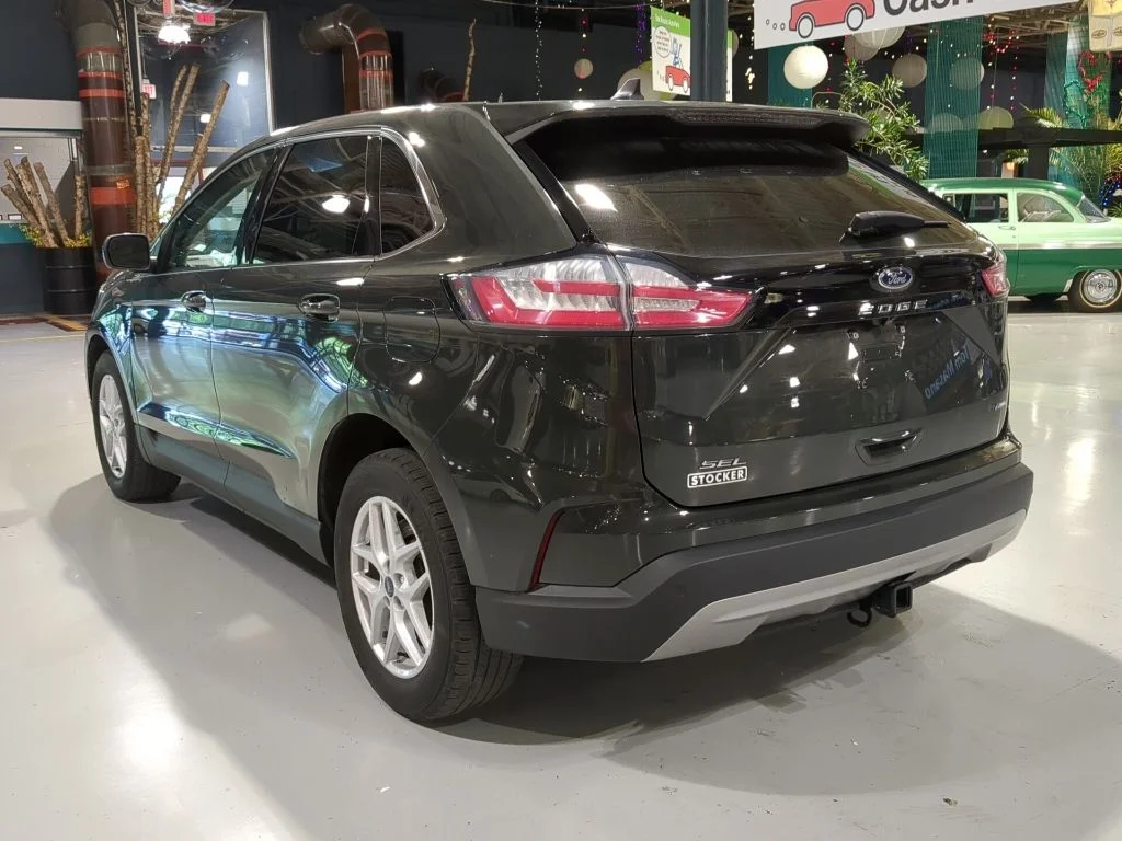 Certified Used 2022 Green Metallic Ford SEL image 10