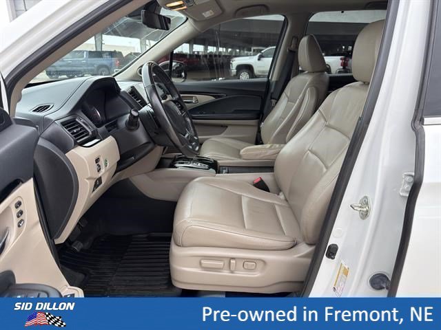 Used 2020 Platinum White Pearl Honda Touring 7-Passenger image 15