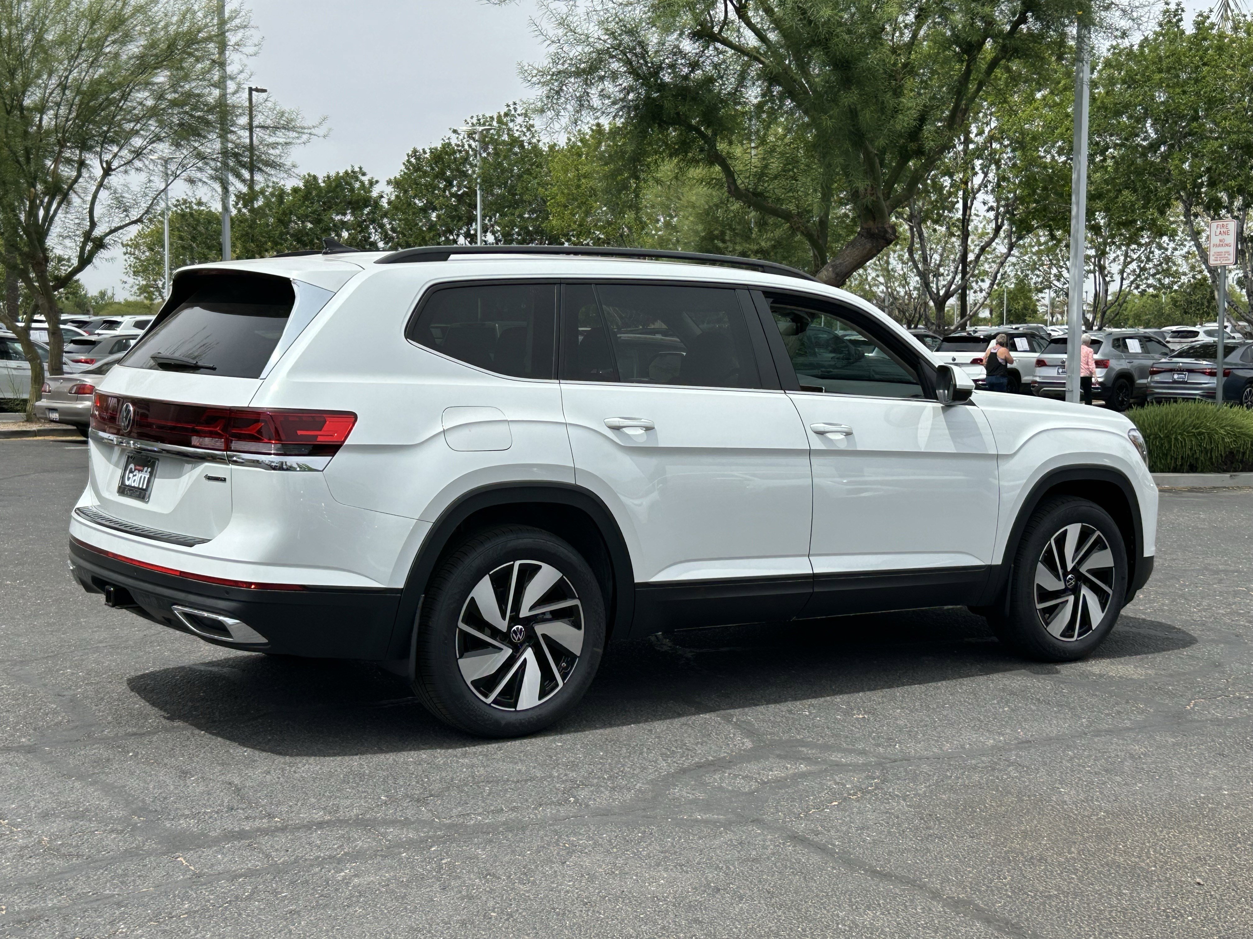 New 2026 Opal White Pearl Volkswagen 2.0T SE w/Technology image 3