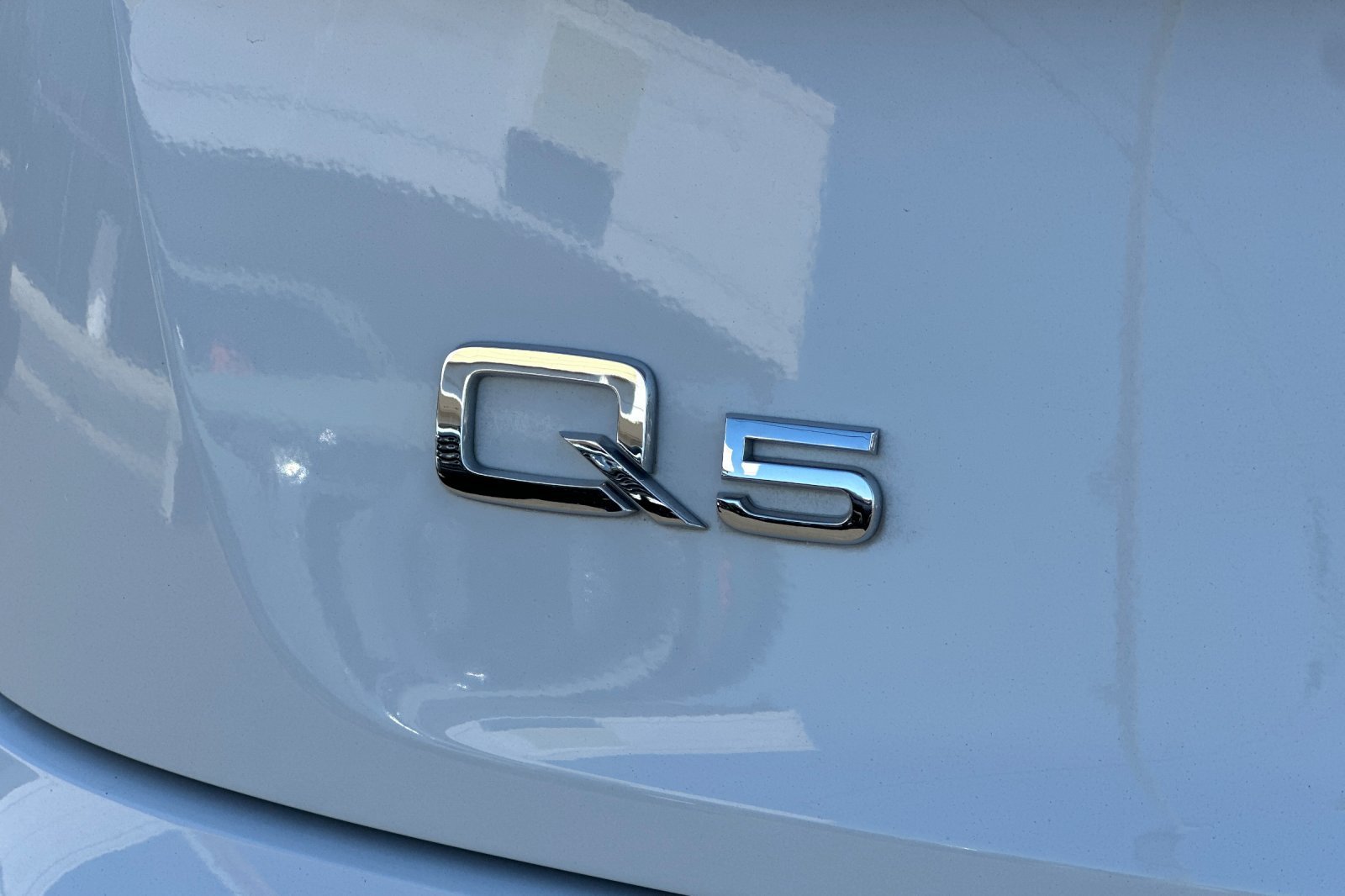 Used 2020 Glacier White Audi Premium image 27