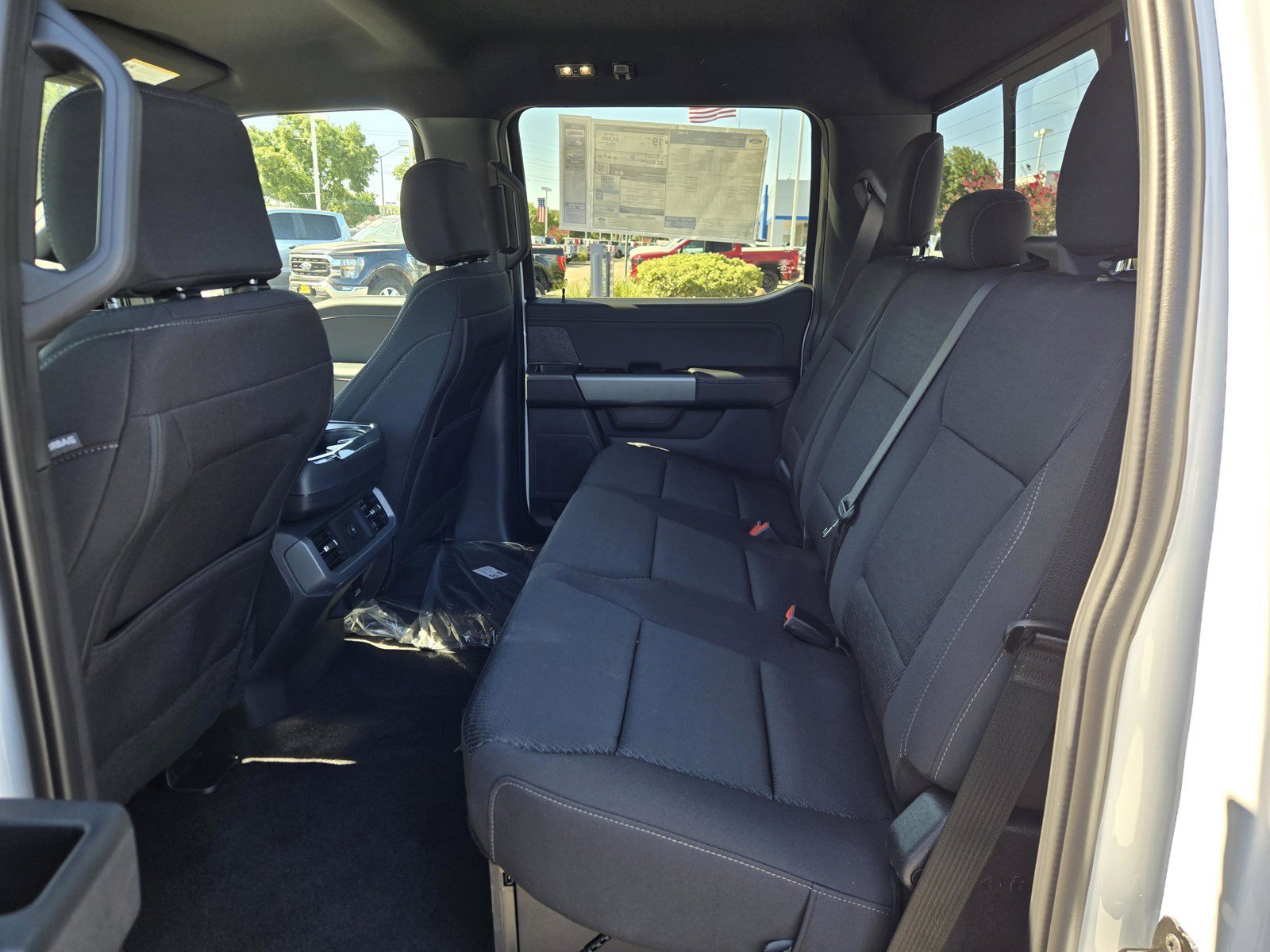 New 2026 Oxford White Ford XLT image 7