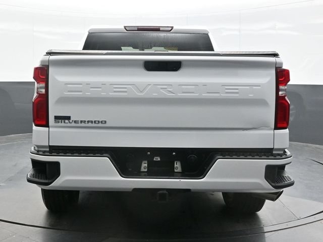 Used 2021 White Chevrolet Custom image 2